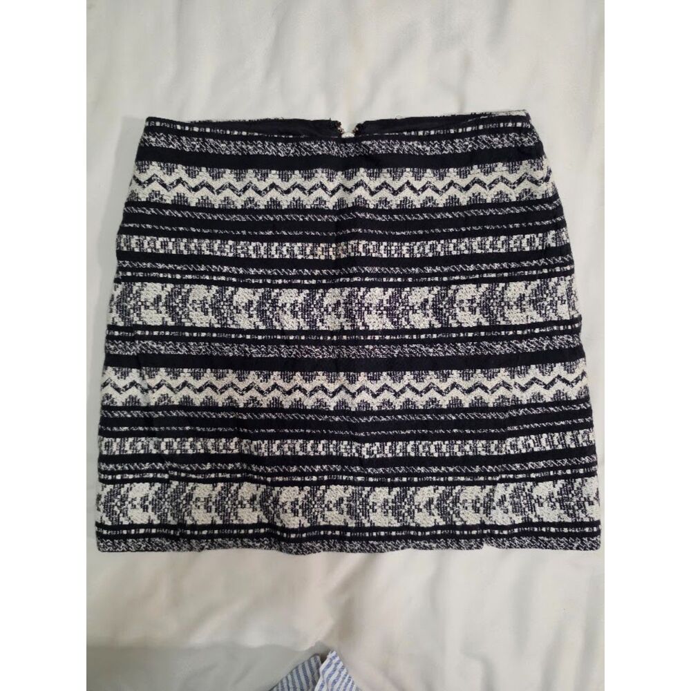 Mini Skirt Black and White Sexy Chic Design By Bebe Cozy Wear 0